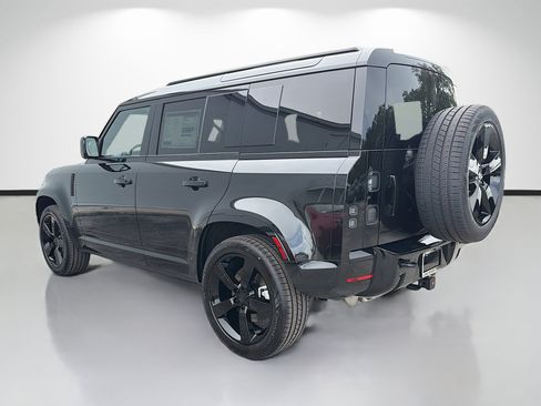 New 2026 Land Rover Defender 110 X-Dynamic SE AWD/4WD image 3