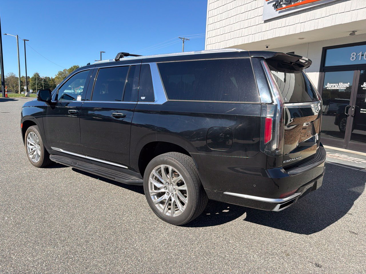 Used 2021 Cadillac Escalade ESV Premium Luxury w/ LPO, Radiant Package AWD/4WD image 6