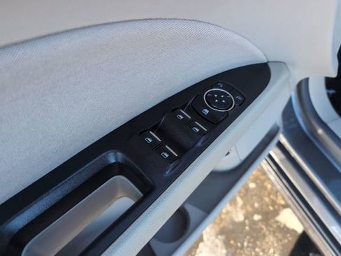 Used 2018 Ford Fusion SE image 15