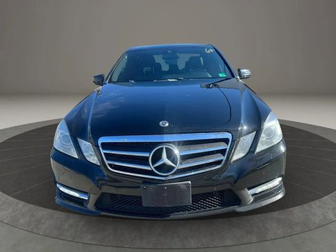Used 2013 Mercedes-Benz E 550 4MATIC Sedan image 3