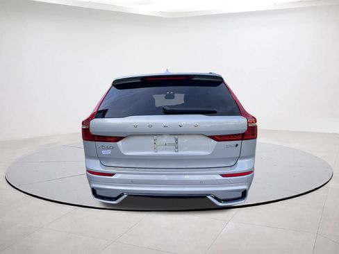 Used 2022 Volvo XC60 B5 R-Design image 23