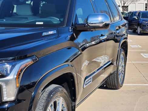 Used 2024 Toyota Sequoia Capstone image 9