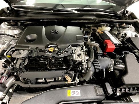 Used 2019 Toyota Camry SE image 10