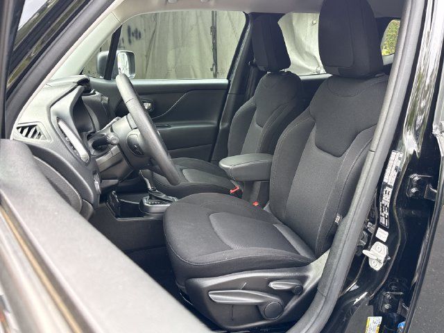 Used 2023 Jeep Renegade Latitude AWD/4WD image 18