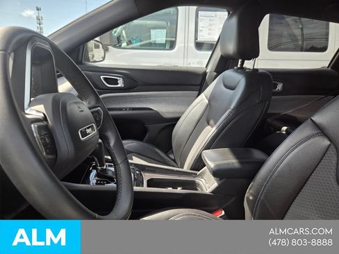 Used 2024 Jeep Compass Latitude AWD/4WD image 6