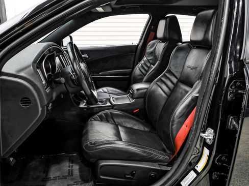 Used 2016 Dodge Charger SRT w/ Harman/Kardon Audio Group RWD image 38