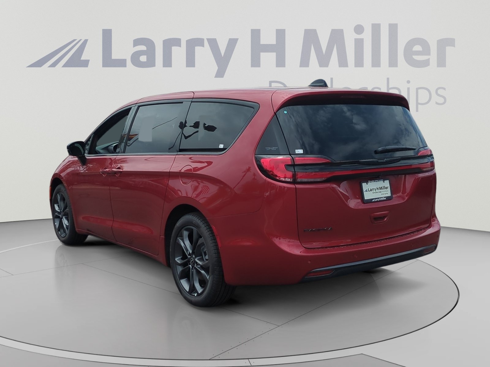 New 2026 Chrysler Pacifica Select FWD image 3