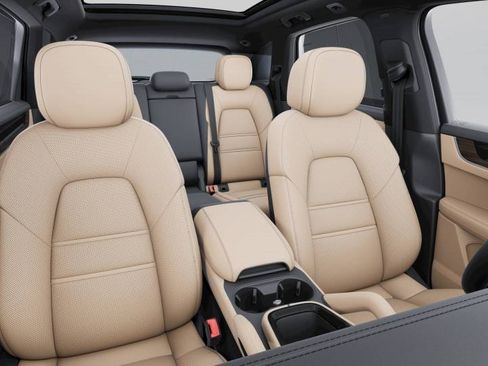 Certified 2024 Porsche Cayenne S image 7