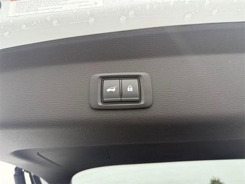 New 2026 Mitsubishi Outlander SE image 10