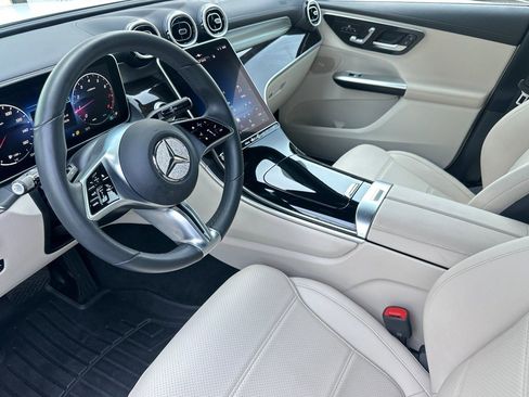 Used 2023 Mercedes-Benz GLC 300 image 4