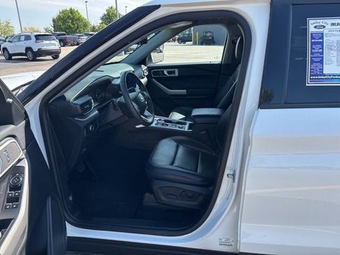 Used 2024 Ford Explorer XLT w/ Equipment Group 202A AWD/4WD image 23