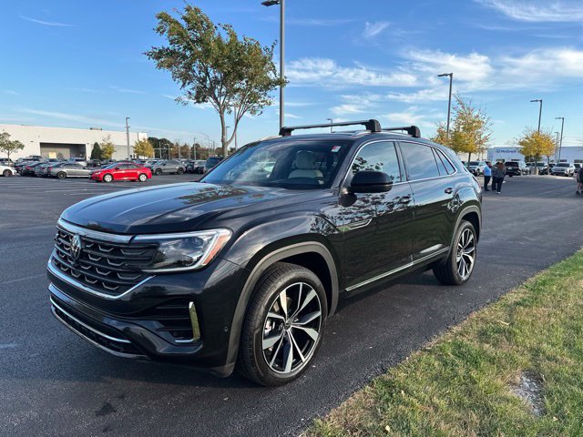 Used 2024 Volkswagen Atlas Cross Sport SEL Premium R-Line AWD/4WD image 2