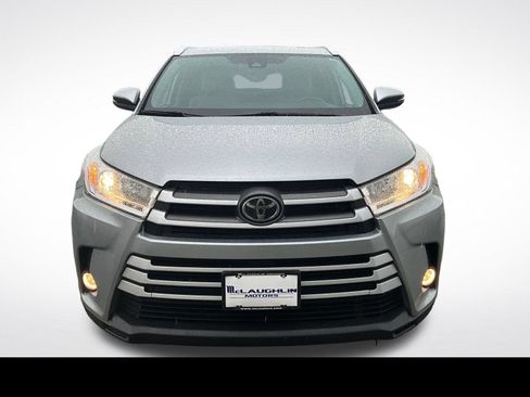 Used 2019 Toyota Highlander XLE AWD/4WD image 23