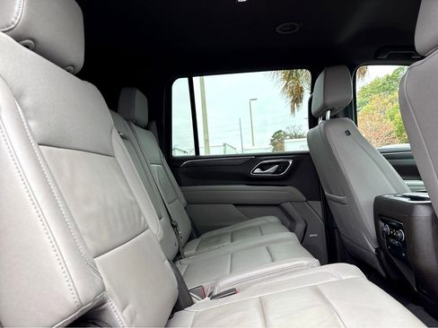 Used 2024 Chevrolet Suburban LT image 14