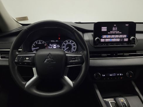 Used 2022 Mitsubishi Outlander ES FWD image 22
