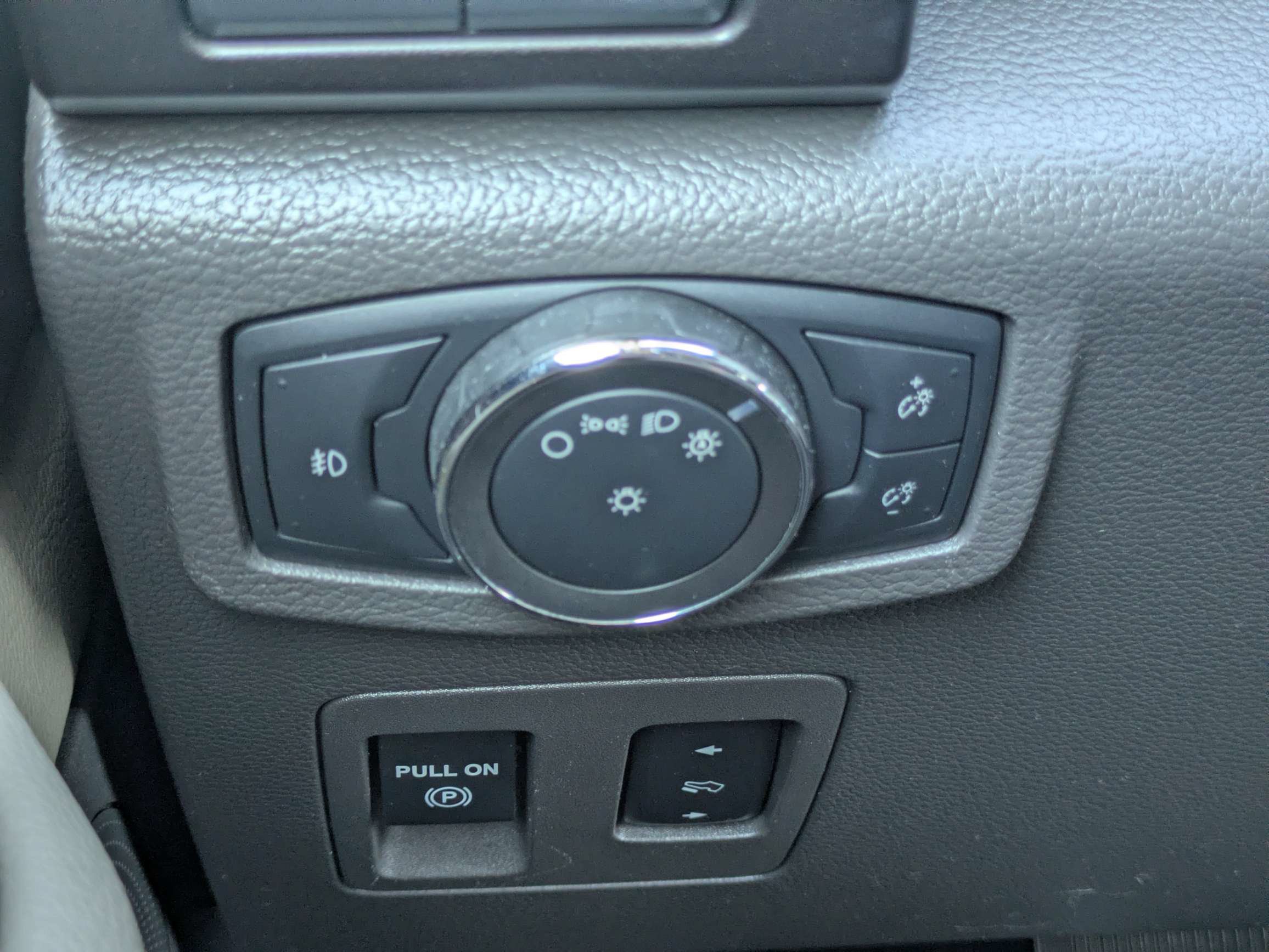Used 2018 Ford Expedition Max Limited w/ Equipment Group 301A RWD image 26
