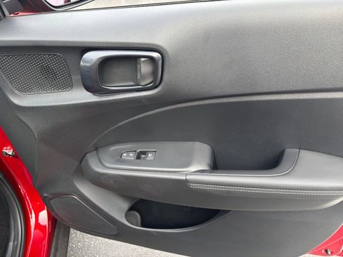 Certified 2025 Hyundai Venue Limited image 31