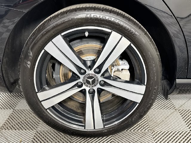 Used 2025 Mercedes-Benz C 300 Sedan image 29