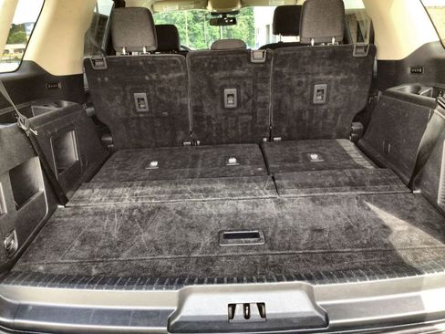 Used 2024 Ford Expedition XLT image 27