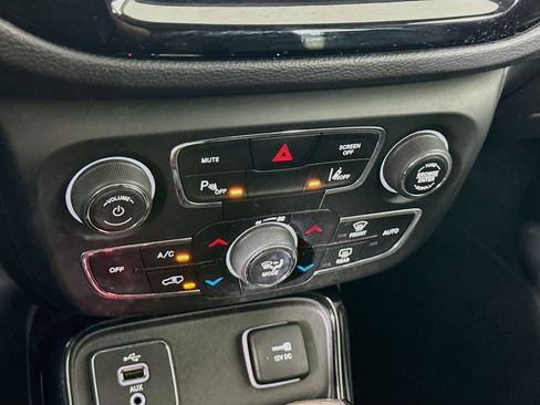 Used 2018 Jeep Compass Limited w/ Navigation Group FWD image 23