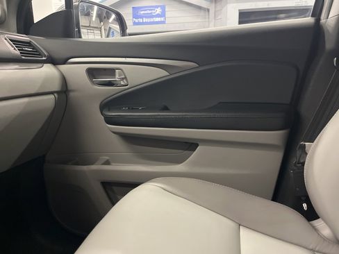 Used 2017 Honda Pilot EX-L image 14