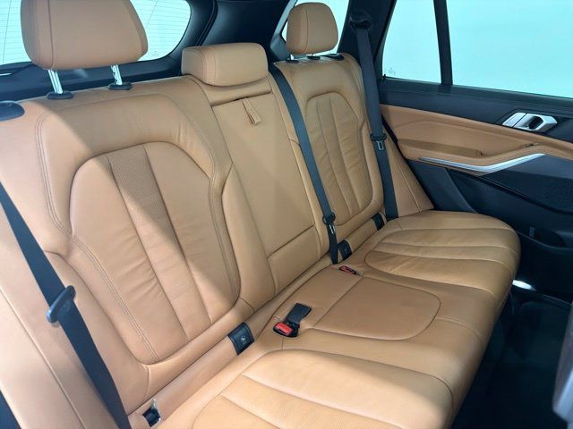 Used 2019 BMW X5 xDrive40i w/ Premium Package 2 AWD/4WD image 43