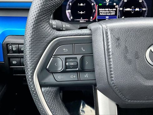 Certified 2025 Toyota Tacoma TRD Off-Road image 23