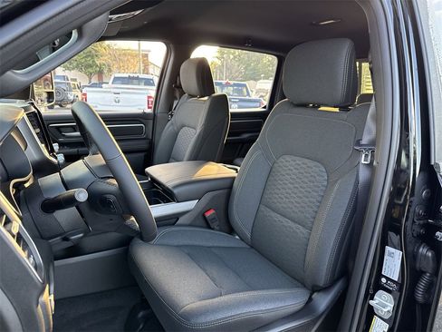 New 2026 RAM 1500 4x4 Crew Cab image 10