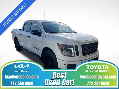 Used 2019 Nissan Titan SV w/ SV Convenience Package image 1