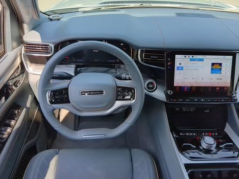 New 2023 Jeep Grand Wagoneer Series III AWD/4WD image 17