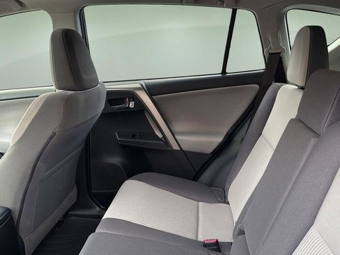 Used 2015 Toyota RAV4 XLE image 16