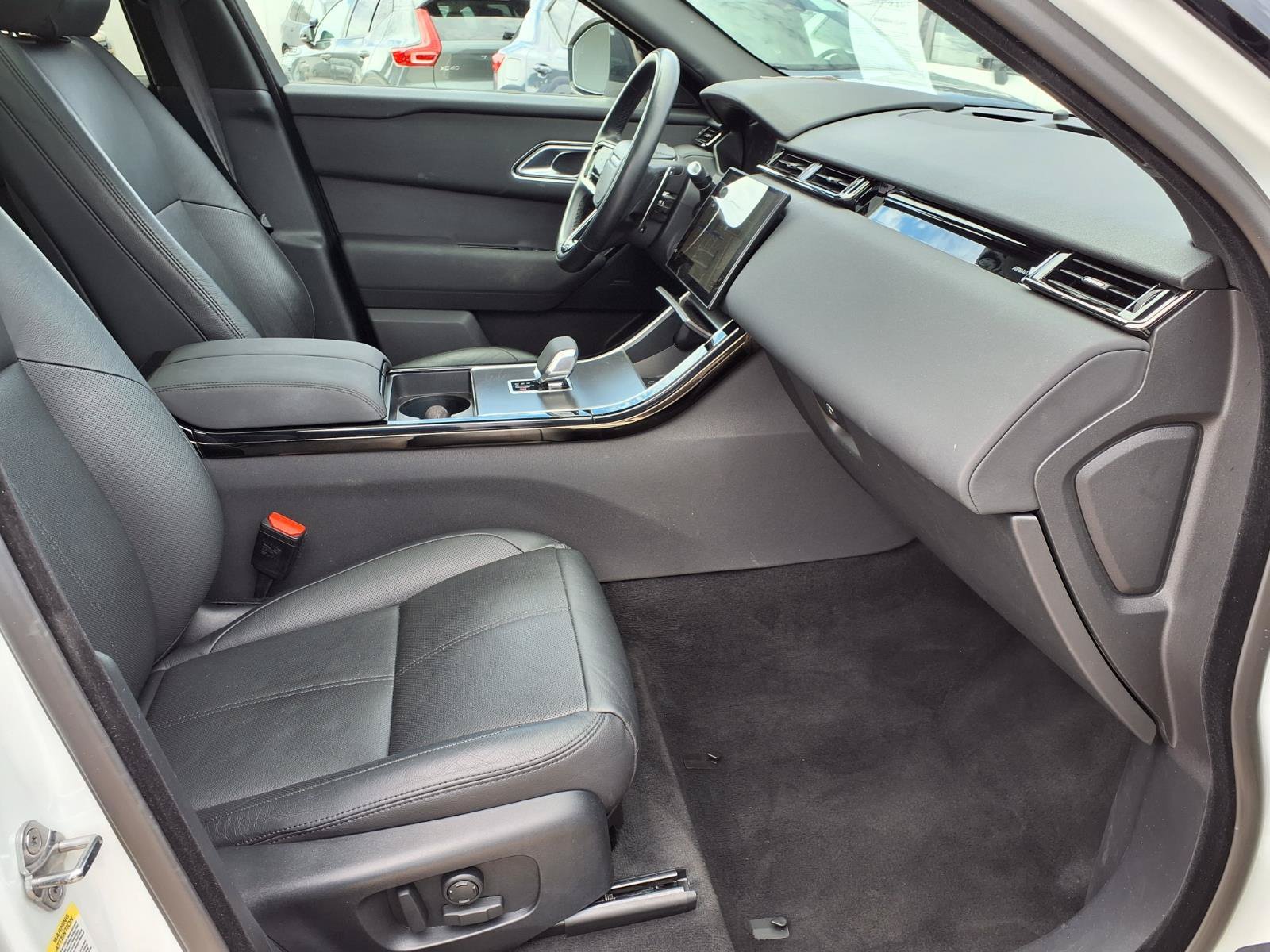 Used 2025 Land Rover Range Rover Velar Dynamic SE AWD/4WD image 11