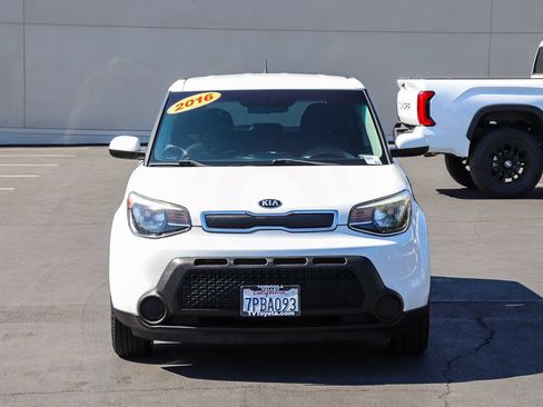 Used 2016 Kia Soul FWD image 2