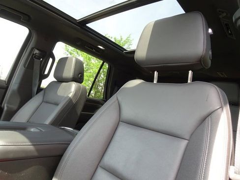 Used 2023 Chevrolet Tahoe LT w/ Luxury Package image 11