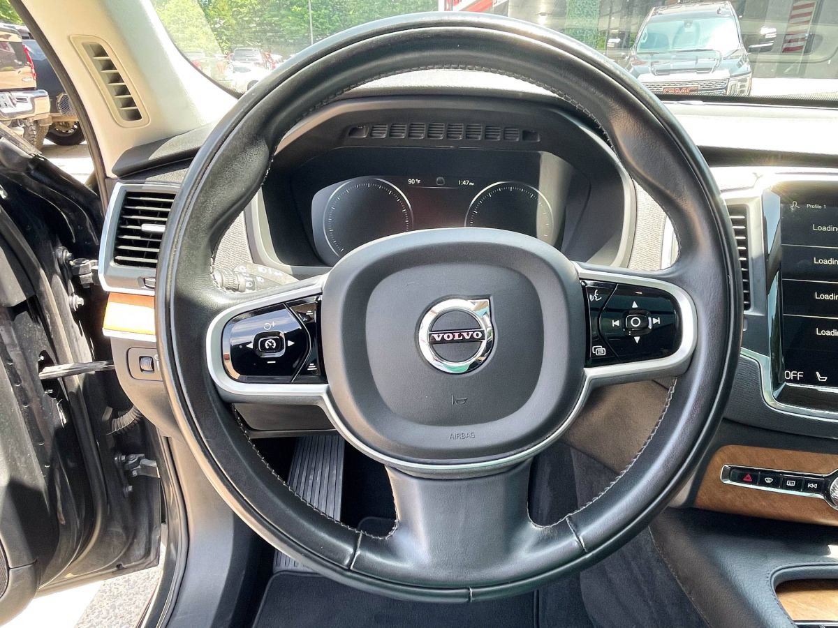 Used 2021 Volvo XC90 T6 Momentum AWD/4WD image 11