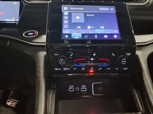 Used 2024 Jeep Grand Cherokee L Laredo AWD/4WD image 25