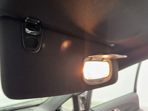 Used 2025 Chrysler Pacifica Select FWD image 70