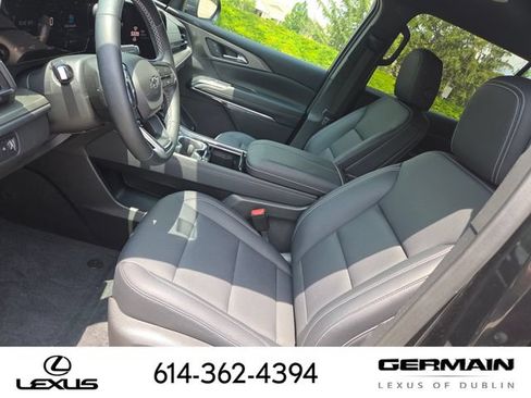 Used 2024 Chevrolet Traverse LT w/ Midnight/Sport Edition AWD/4WD image 34