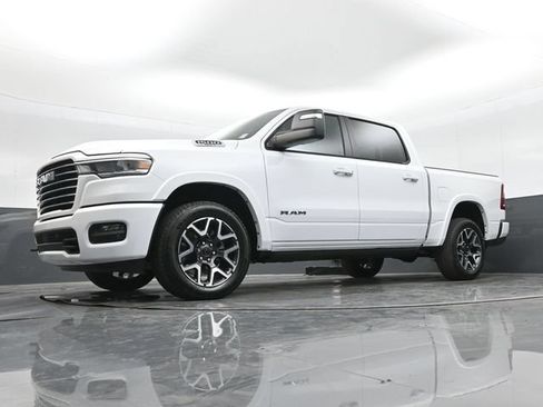 Used 2025 RAM 1500 Laramie AWD/4WD image 42