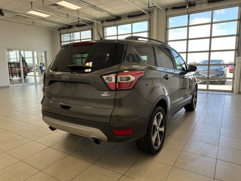 Used 2017 Ford Escape SE w/ SE Leather Comfort Package AWD/4WD image 5