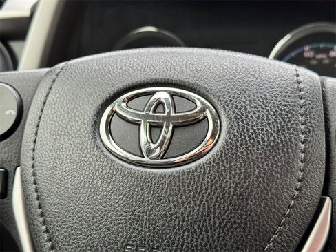 Used 2017 Toyota RAV4 Limited image 31