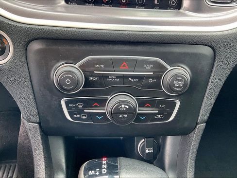 Used 2019 Dodge Charger R/T RWD image 32