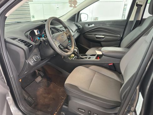 Used 2018 Ford Escape SE FWD image 5