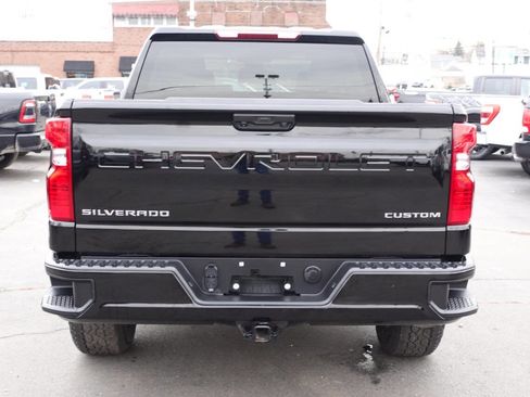 Used 2023 Chevrolet Silverado 1500 Custom image 8