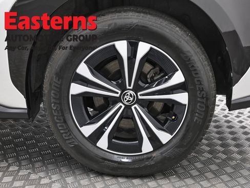 Used 2024 Toyota bZ4X XLE w/ Weather Package AWD/4WD image 32