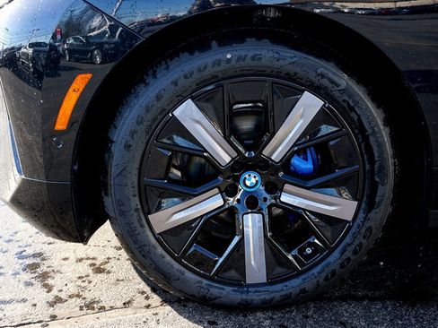 Used 2025 BMW iX M60 image 3