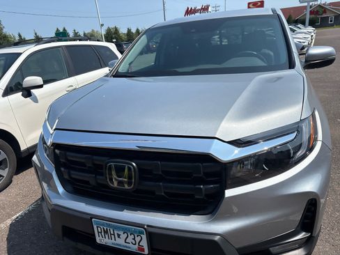 Used 2025 Honda Ridgeline RTL image 2