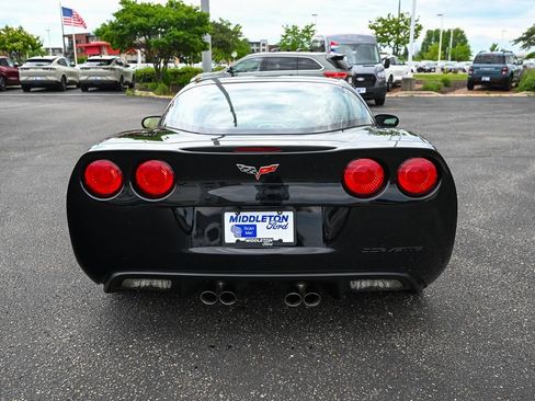 Used 2005 Chevrolet Corvette Coupe w/ Preferred Equipment Group RWD image 6