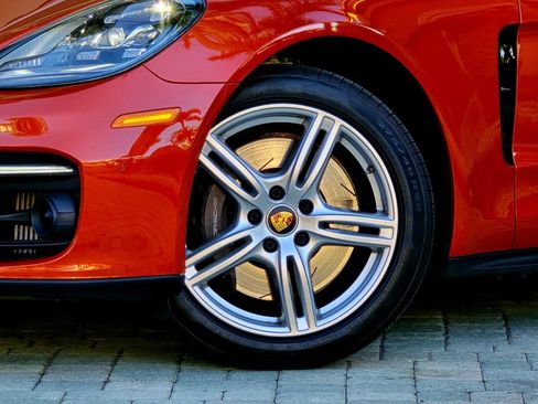 Used 2021 Porsche Panamera 4 image 2