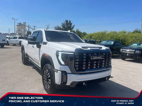 Used 2024 GMC Sierra 2500 Denali Ultimate AWD/4WD image 3